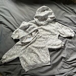 Bundle of two winter print Old Navy hoodies